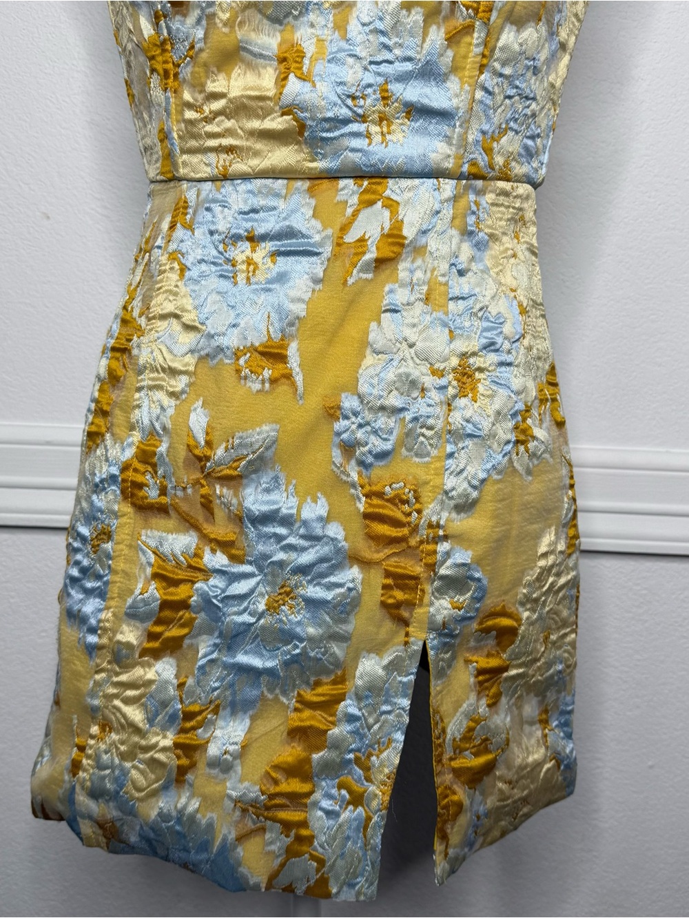 Showpo Strapless Blue Jacquard Brailey Mini Dress Size 4 - Picture 5 of 10